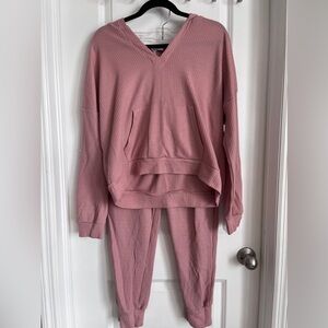 BCBGeneration Dusty Pink Knit 2 piece Hoodie Top and joggers set size medium